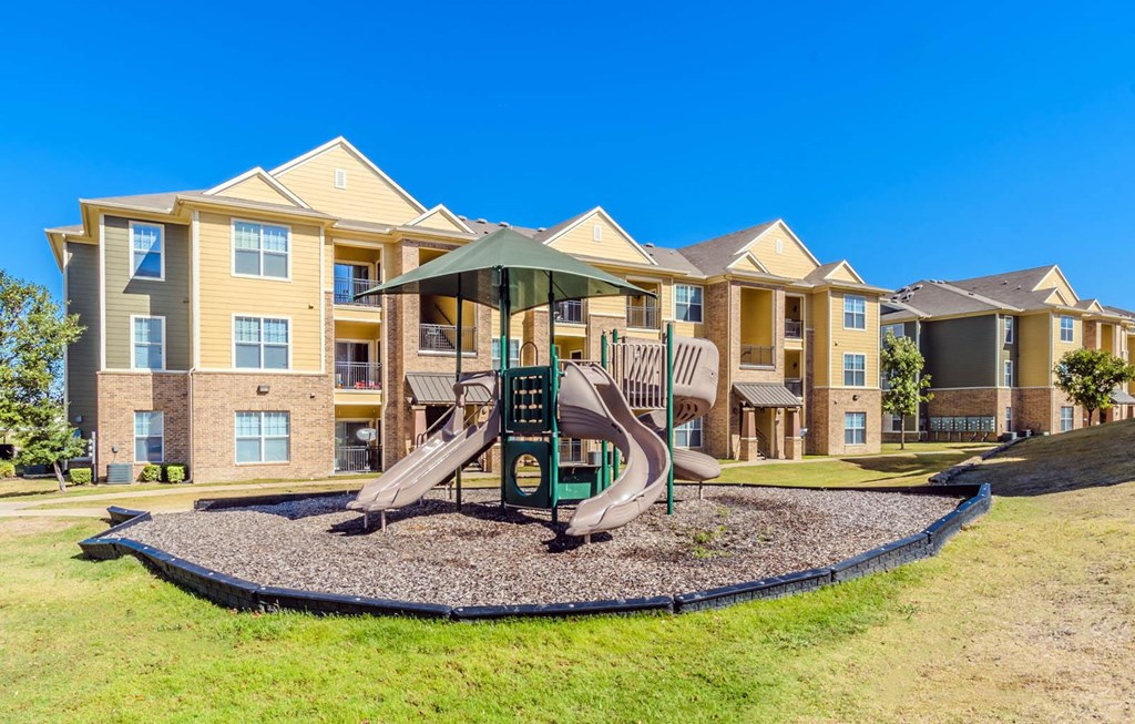 Vinewood Apartments, 1411 N. Cockrell Hill Road, Dallas, TX RentCafe